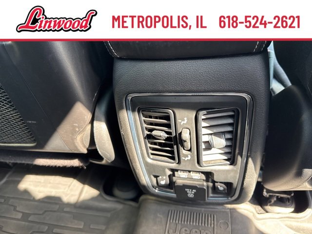 Vehicle image 12 of 40
