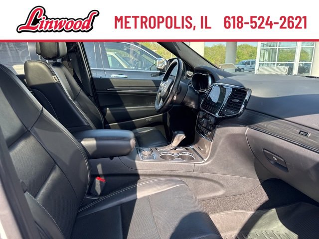 Vehicle image 8 of 40