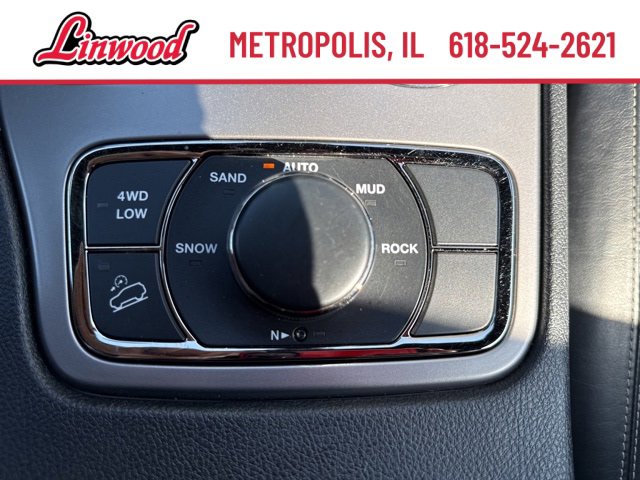 Vehicle image 25 of 40