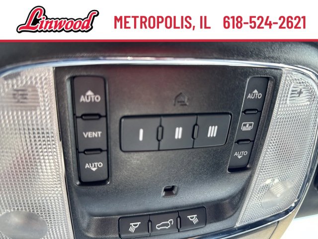 Vehicle image 38 of 40