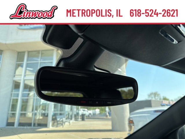 Vehicle image 37 of 40
