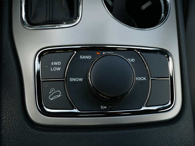 Vehicle image 28 of 31