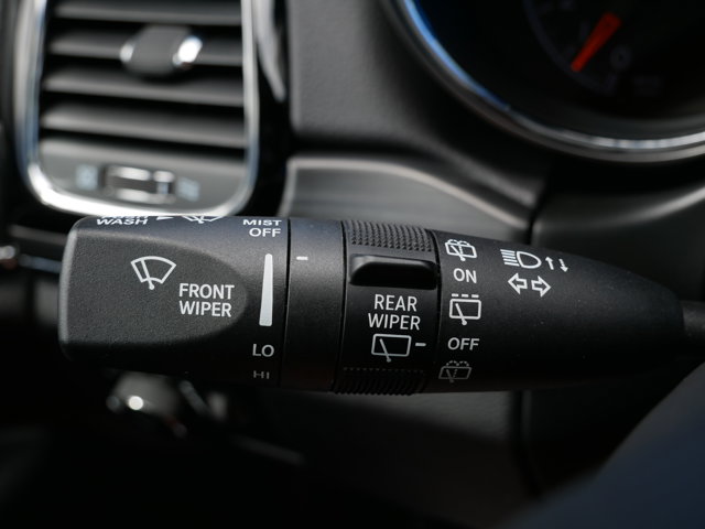 Vehicle image 27 of 31