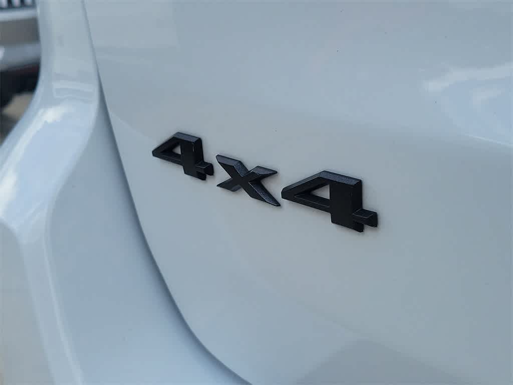 Vehicle image 7 of 33