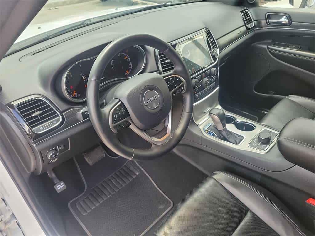 Vehicle image 20 of 33