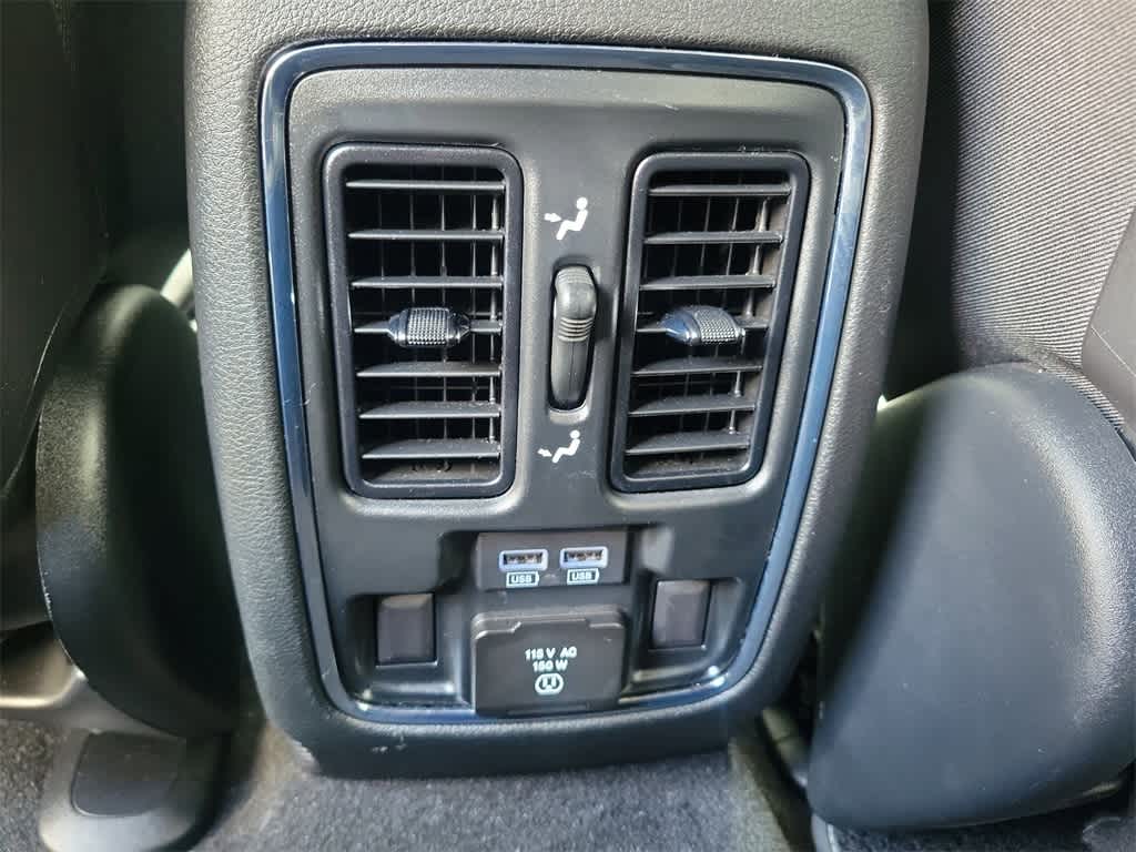 Vehicle image 10 of 33