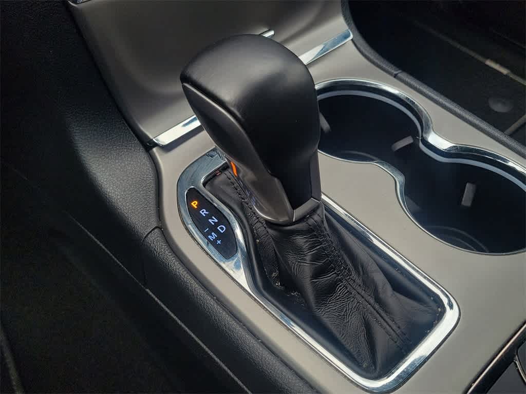 Vehicle image 28 of 33