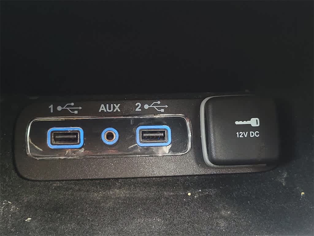 Vehicle image 27 of 33
