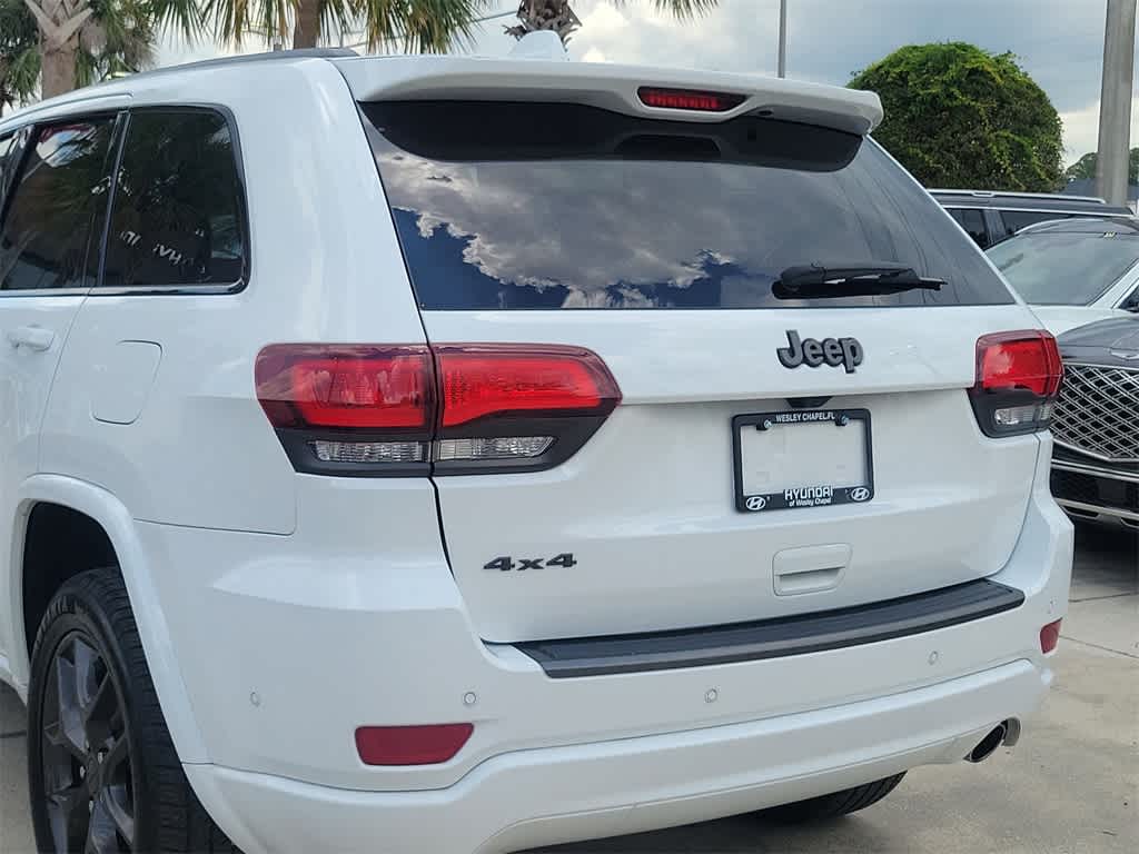 Vehicle image 4 of 33