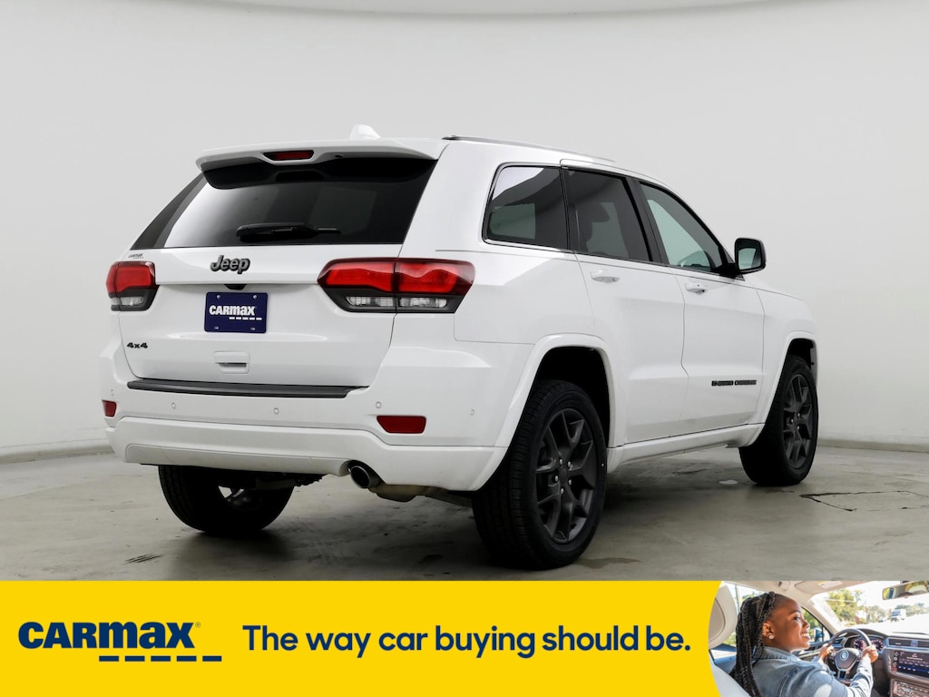 Vehicle image 10 of 30