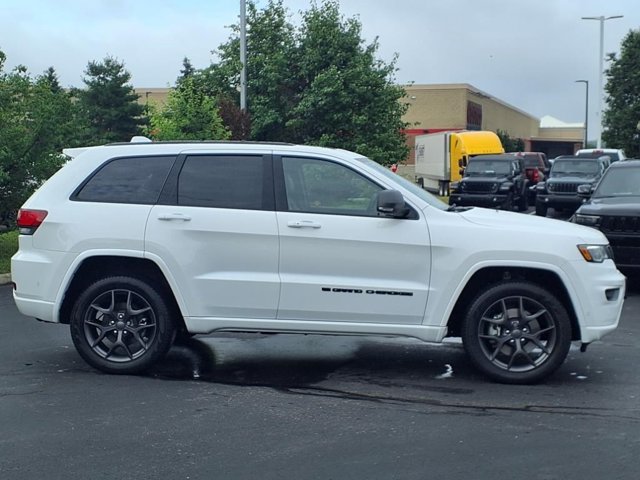 Vehicle image 4 of 29