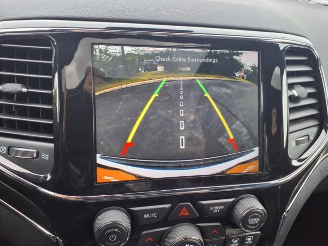 Vehicle image 18 of 29