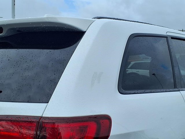 Vehicle image 25 of 29