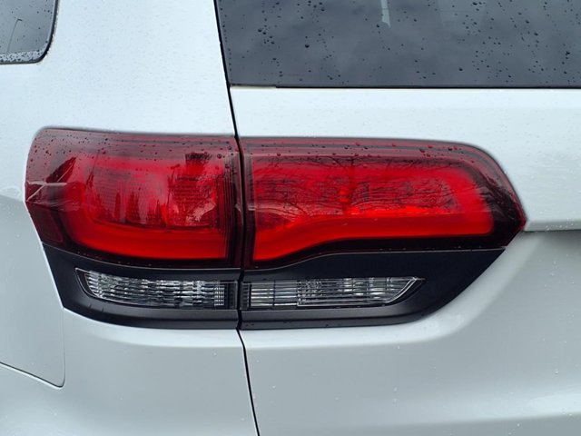 Vehicle image 28 of 29