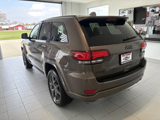 Vehicle image 5 of 19