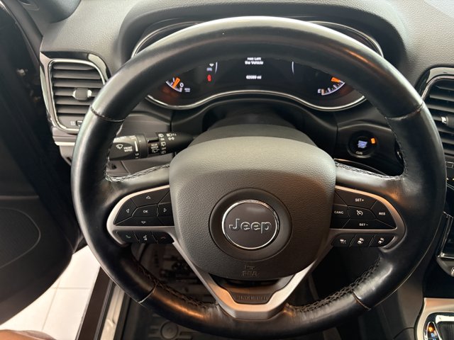 Vehicle image 10 of 19