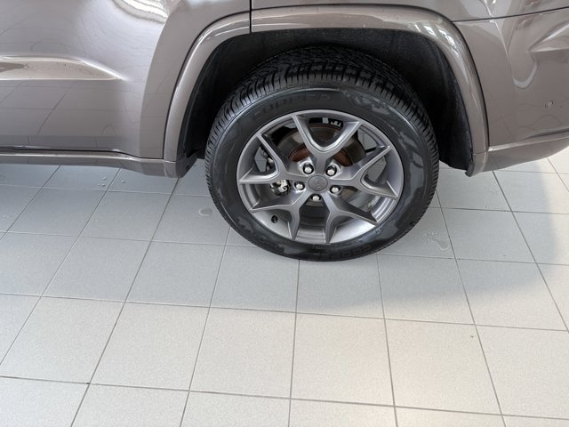 Vehicle image 7 of 19