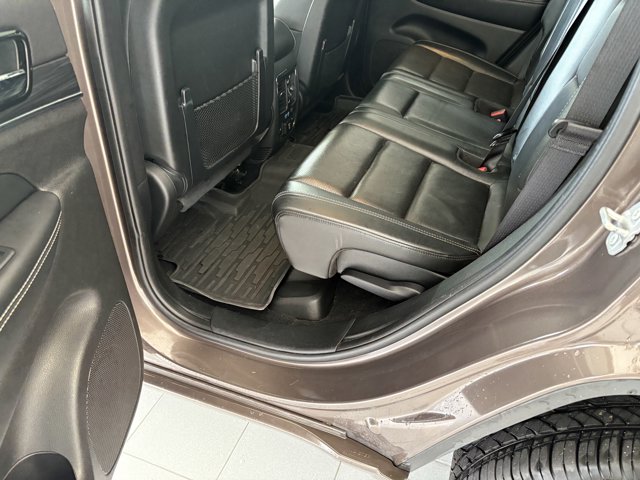 Vehicle image 18 of 19