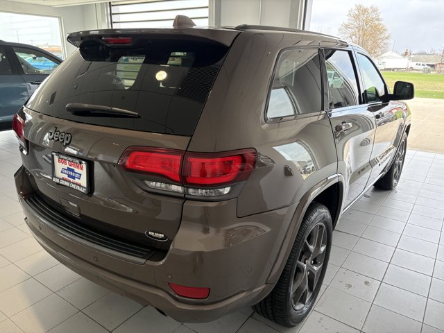 Vehicle image 4 of 19