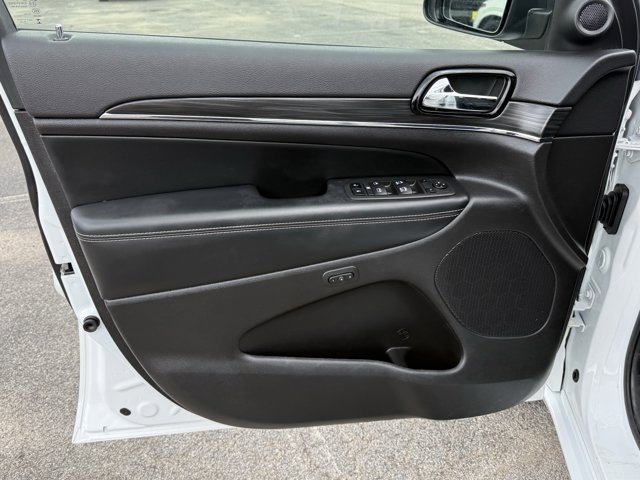 Vehicle image 12 of 30