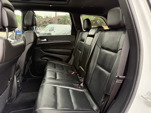 Vehicle image 17 of 30