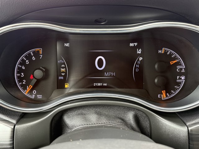Vehicle image 28 of 30