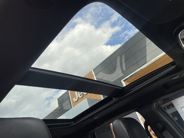 Vehicle image 13 of 42