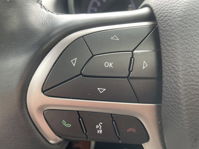 Vehicle image 32 of 42