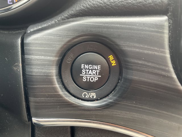 Vehicle image 34 of 42