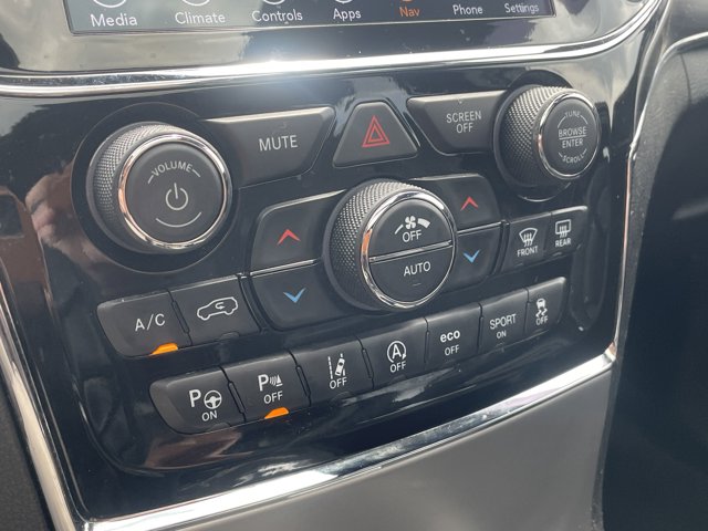Vehicle image 41 of 42