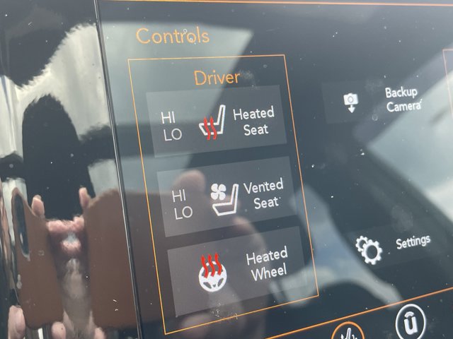Vehicle image 40 of 42