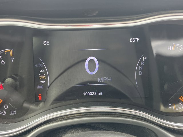 Vehicle image 18 of 22