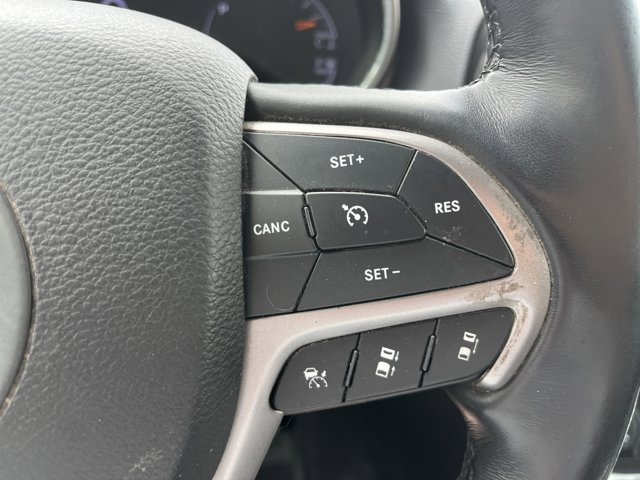 Vehicle image 17 of 22