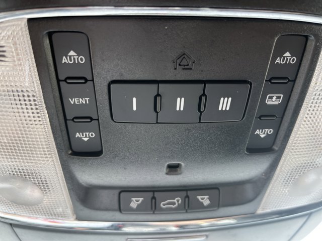 Vehicle image 21 of 22