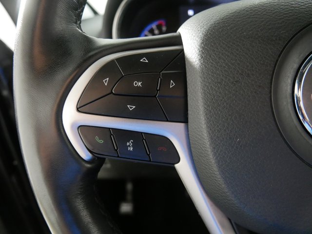 Vehicle image 27 of 33