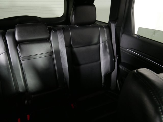 Vehicle image 14 of 33