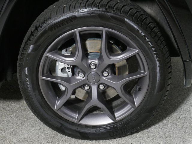 Vehicle image 15 of 33