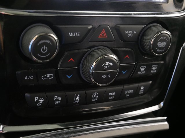 Vehicle image 23 of 33