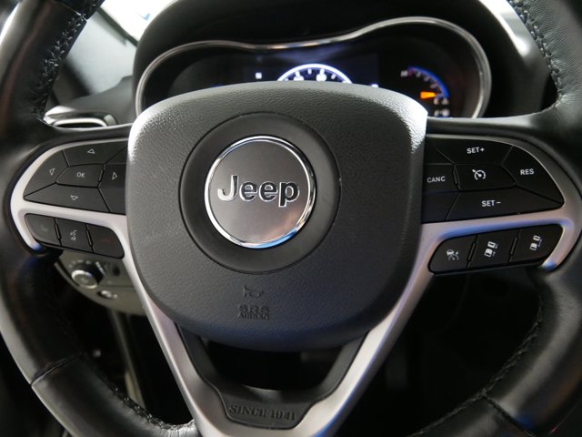 Vehicle image 25 of 33