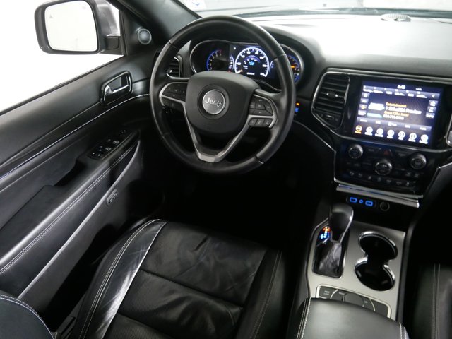Vehicle image 9 of 33