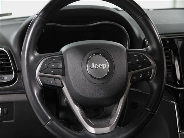 Vehicle image 8 of 25