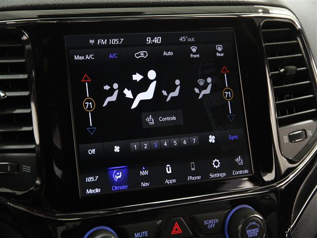 Vehicle image 11 of 25