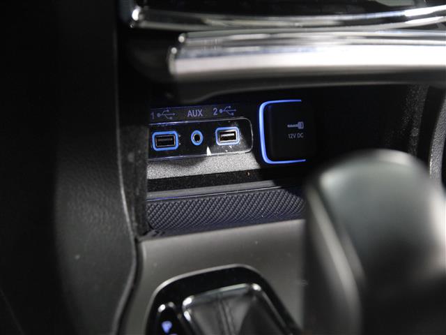 Vehicle image 19 of 25