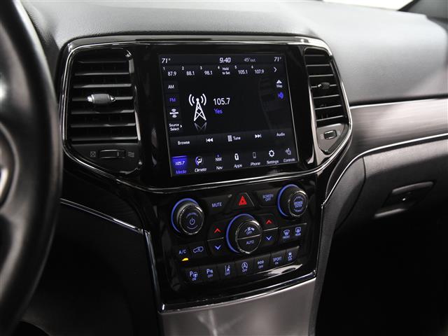 Vehicle image 10 of 25