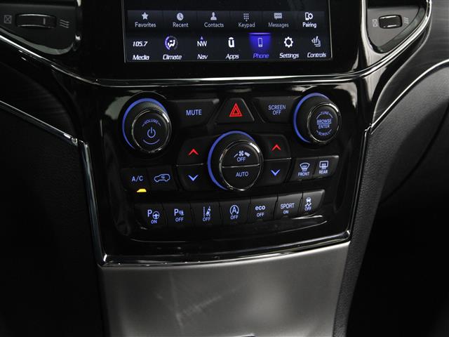 Vehicle image 16 of 25