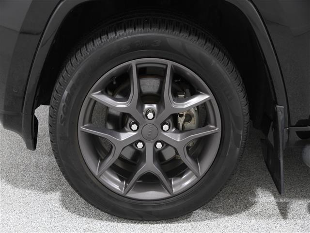Vehicle image 24 of 25