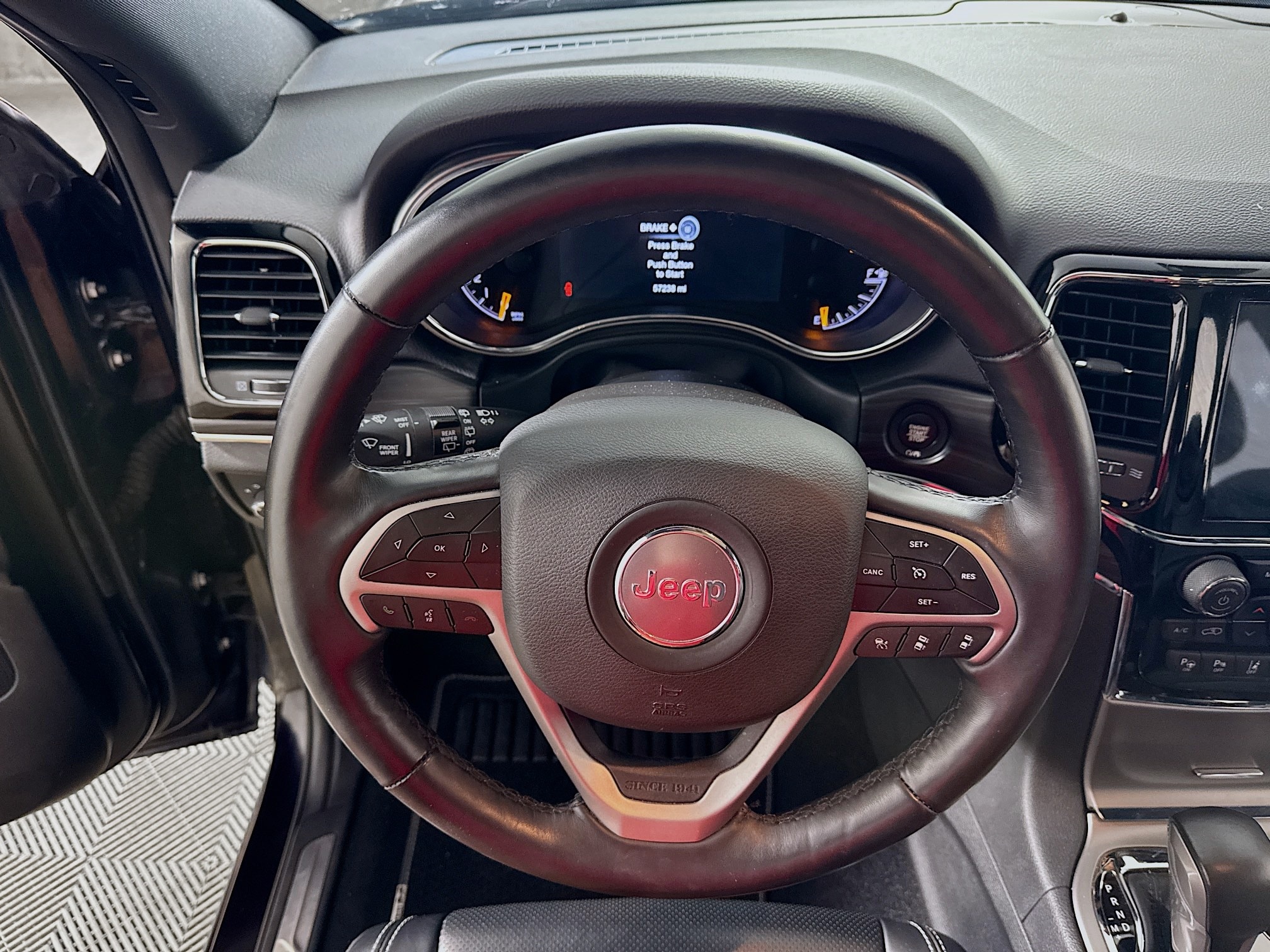 Vehicle image 16 of 32
