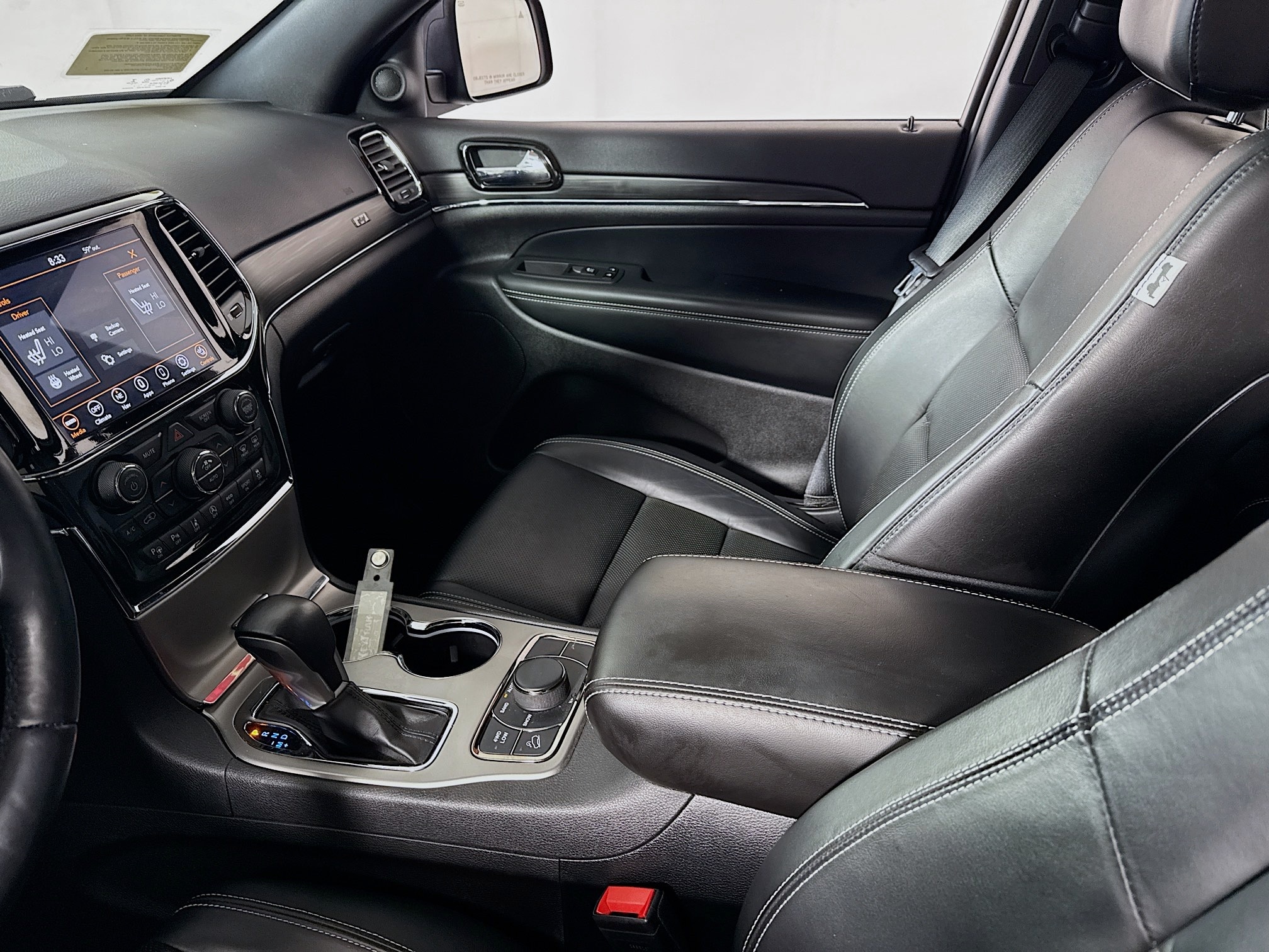 Vehicle image 25 of 32
