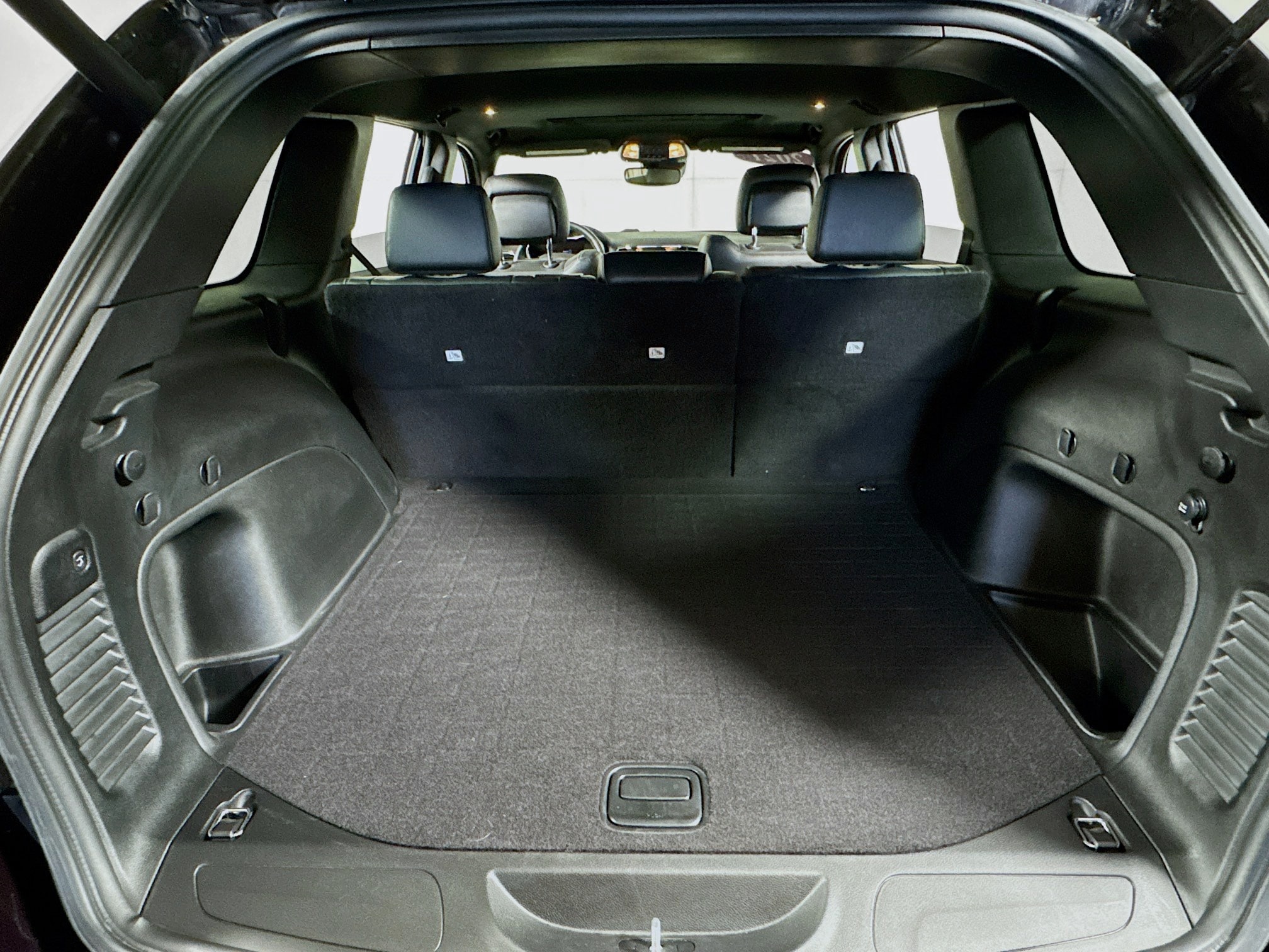 Vehicle image 26 of 32