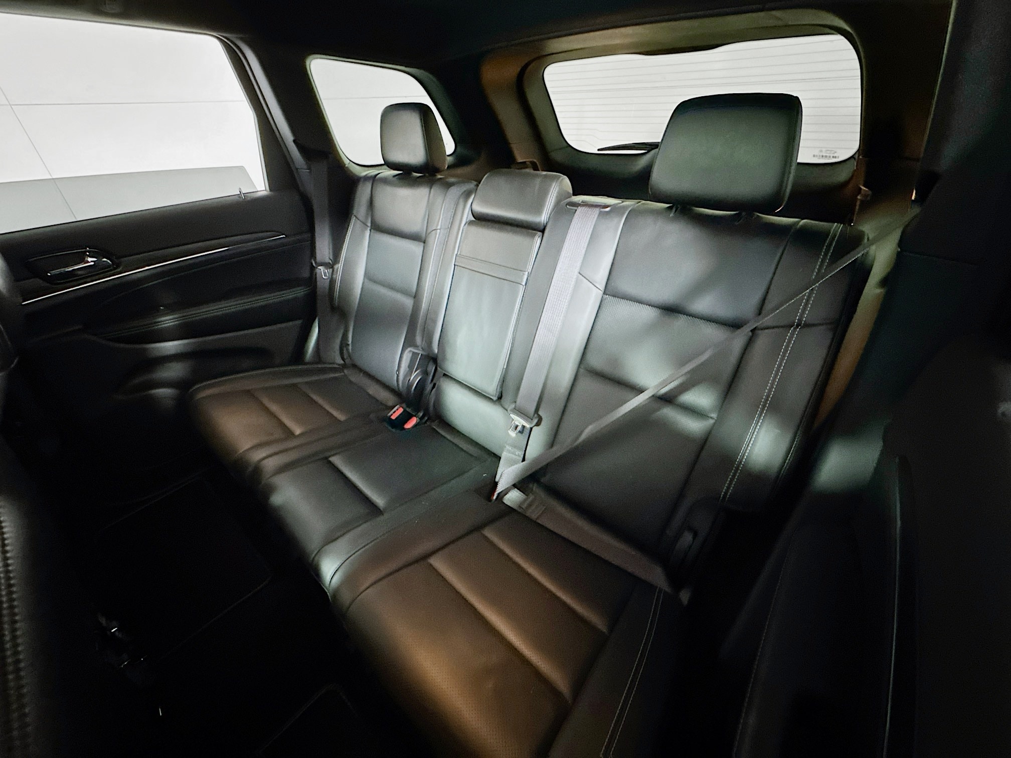 Vehicle image 23 of 32
